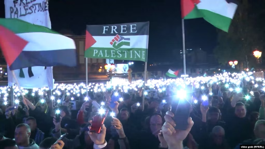 Više hiljada ljudi u Novom Pazaru na protestu podrške Palestincima