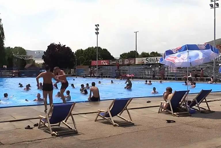 Gradski bazen u Novom Pazaru otvara se u subotu